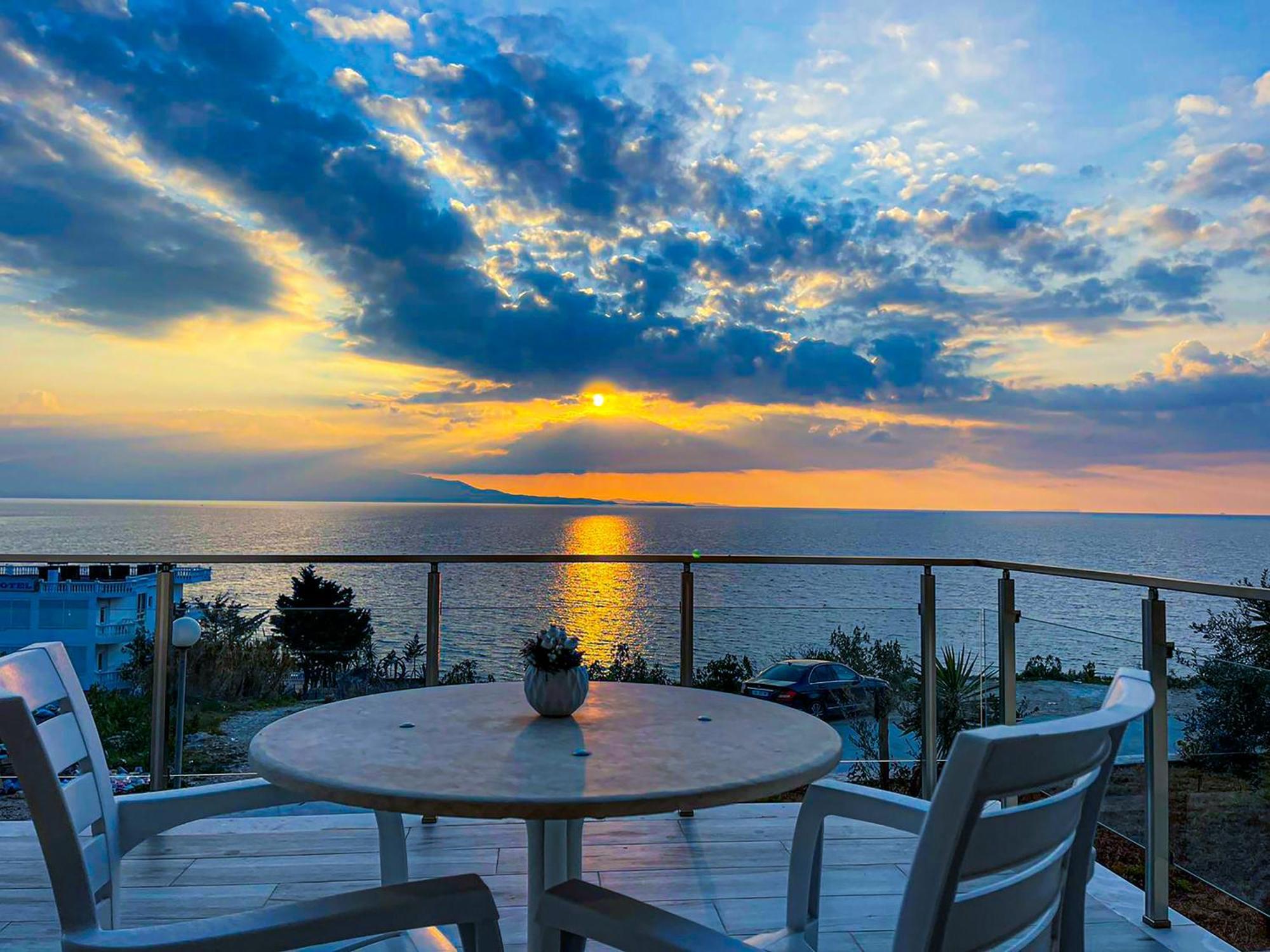 Sunny Coast Apartments Sarandë Exterior foto